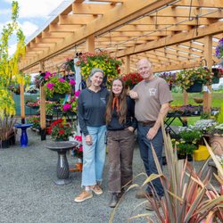 Puget Island Gardens - Meet the team!