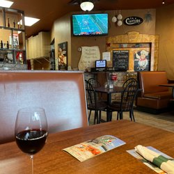 Ferrara Pizza and Pasta - Dining room