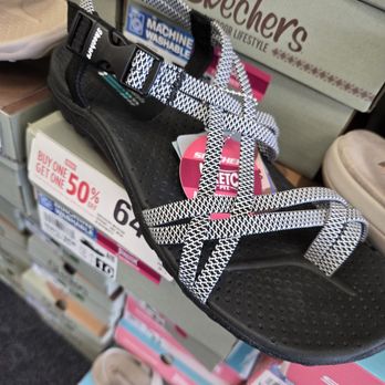 Rack Room Shoes - Shoe Stores Near Me - Troutdale, Oregon Rack Room Shoes - Shoe Stores Near Me - Troutdale, Oregon