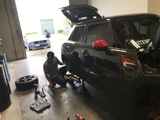 Premier Auto Service by null