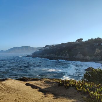 HI-Pigeon Point Lighthouse Hostel - Hostels Near Me - Pescadero, California