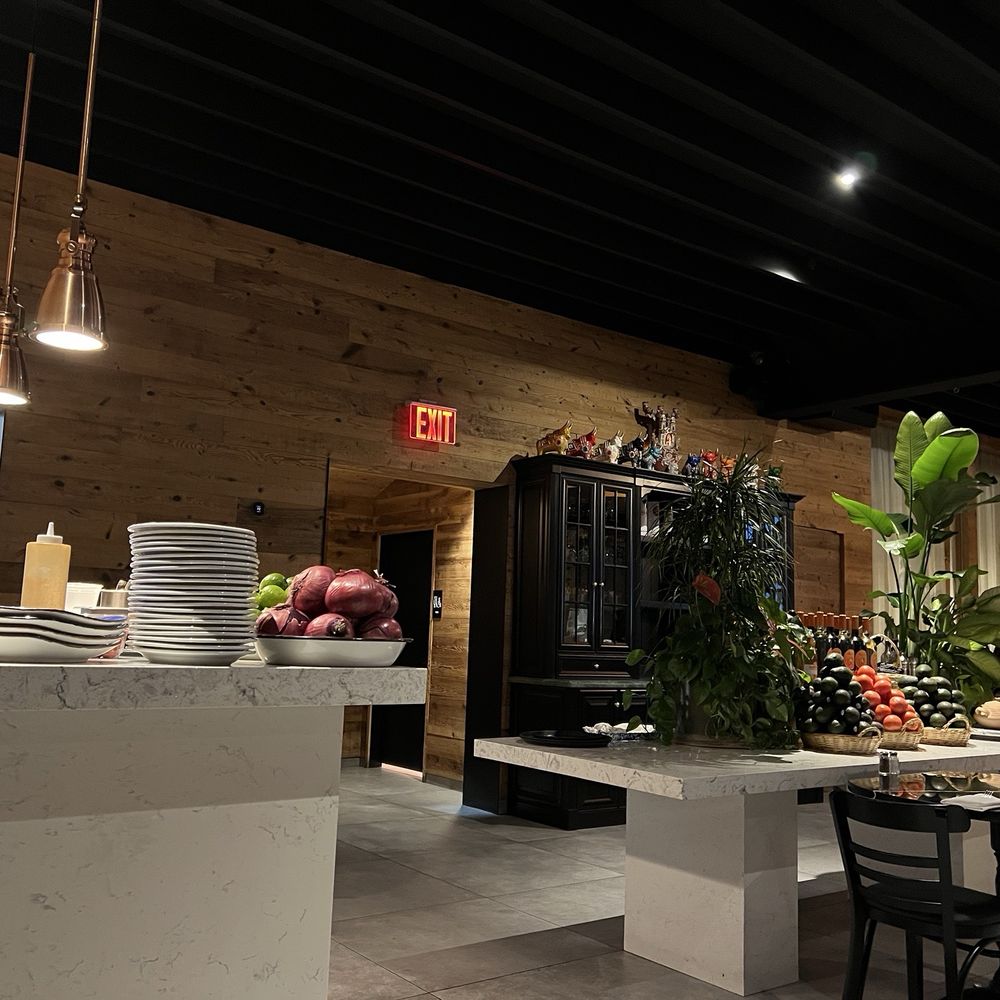 Pio Pio - Latin American Near Me - Glen Cove, New York