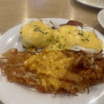 That Flippin' Egg - Hash browns and Traditional Eggs Benedict - New American Near Me - Evans, Georgia