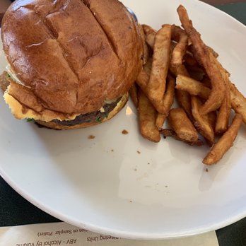 Courthouse Pub - Peach Burger - New American Near Me - Manitowoc, Wisconsin