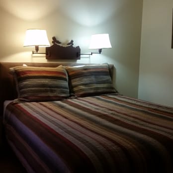 Yellowstone Riverside Cottages - Comfy queen size bed - Hotels Near Me - Gardiner, Montana Yellowstone Riverside Cottages - Comfy queen size bed - Hotels Near Me - Gardiner, Montana