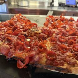Giannis Pizzeria