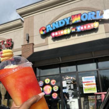 Candy World Drinks N Treats - Peach of the Tiger Lemonade (32oz) - Ice Cream & Frozen Yogurt Near Me - Snellville, Georgia