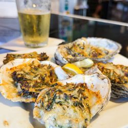 The Full Moon Oyster Bar - Oysters rockerfeller