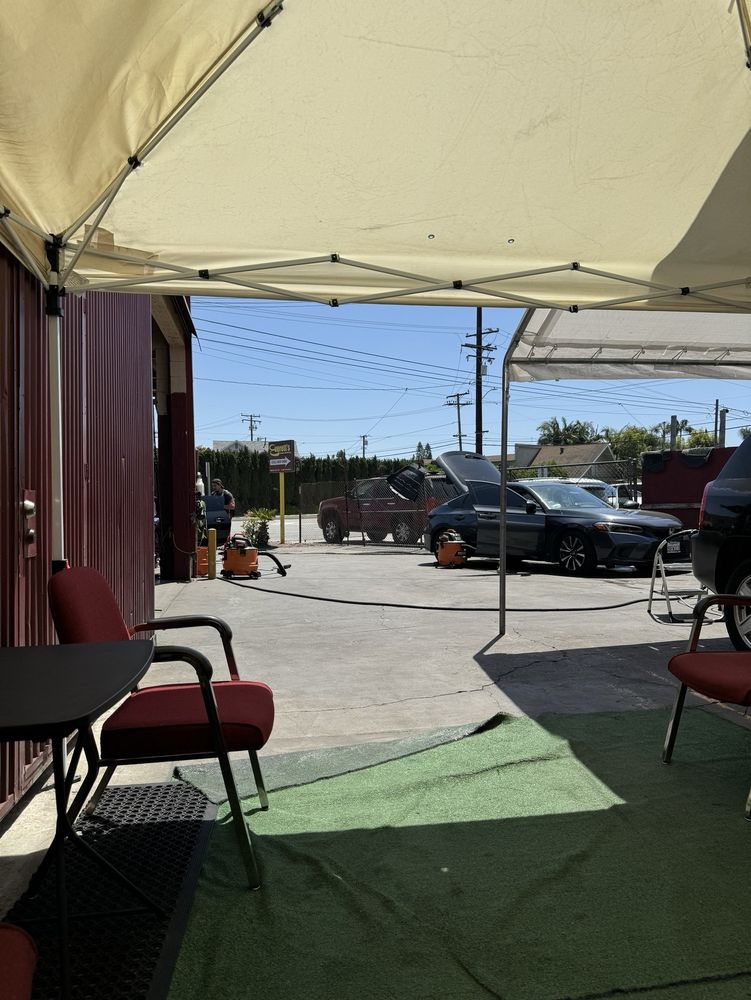 EVERETT’S Updated August 2024 190 Photos & 242 Reviews 11519 Bellflower Blvd, Downey