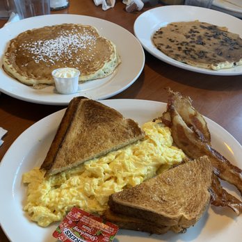 Cromwell Diner - Pancakes, eggs, toast, bacon - Diners Near Me - Cromwell, Connecticut Cromwell Diner - Pancakes, eggs, toast, bacon - Diners Near Me - Cromwell, Connecticut