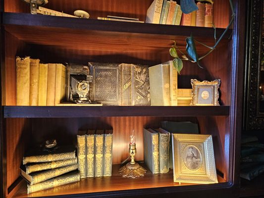 Feral Kitchen & Lounge by null