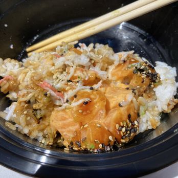 Poke Zone - Small bowl. Spicy salmon, imitation crab, avocado, and white rice. - Poke Near Me - Happy Valley, Oregon