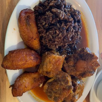 El Cubano - Oxtail stew - Cuban Near Me - Valencia, California El Cubano - Oxtail stew - Cuban Near Me - Valencia, California