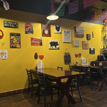 Las Quecas - Mexican Near Me - Berwyn, Illinois