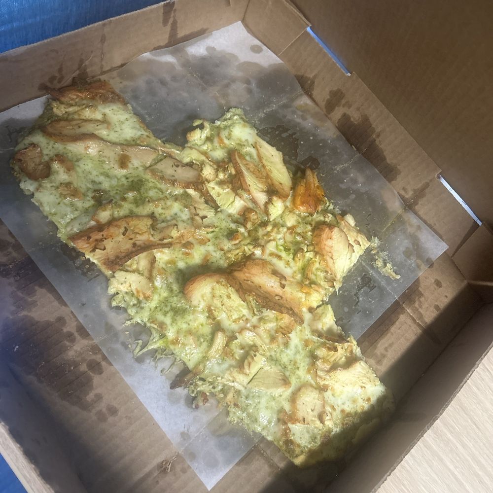 Oregano's Own Pesto Pizza no tomatoes add chicken