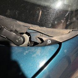 Hunter Brake & Alignment - Damaged Fascia