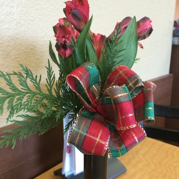 Chick-fil-A - Table flower - Fast Food Near Me - Irondale, Alabama