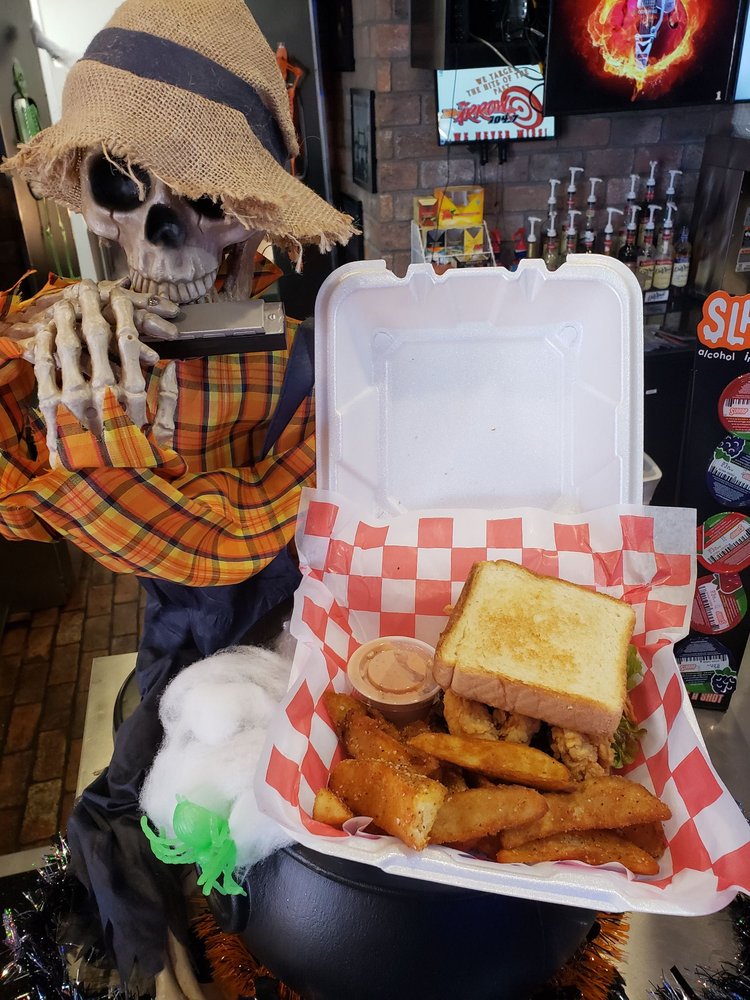 ANOTHER PLUCKING CHICKEN JOINT Updated June 2024 10 Photos 320 W