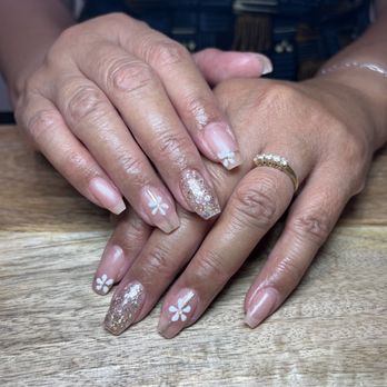 Lan’s Nails  - Loving my nails!! Best place to come!! - Nail Salons Near Me - Urban Honolulu, Hawaii