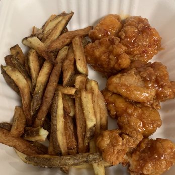Gatsby’s Bar Raleigh - Chicken tenders and fries - Wine Bars Near Me - Raleigh, North Carolina