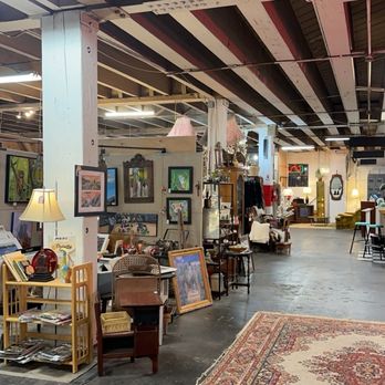 Memory Den Antique Mall - Used, Vintage & Consignment Near Me - Portland, Oregon
