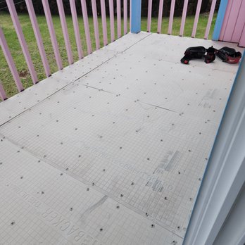 The Grout Doctor - Honolulu - Putting down the cement board barrier - Tiling Near Me The Grout Doctor - Honolulu - Putting down the cement board barrier - Tiling Near Me