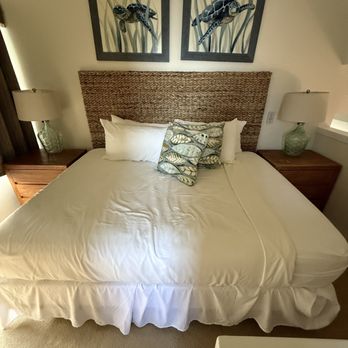 The Parrish Collection Kauai - Bed made sideways. - Vacation Rentals Near Me - Koloa, Hawaii The Parrish Collection Kauai - Bed made sideways. - Vacation Rentals Near Me - Koloa, Hawaii