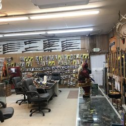 Lone Star Shooting Supply - Entering store