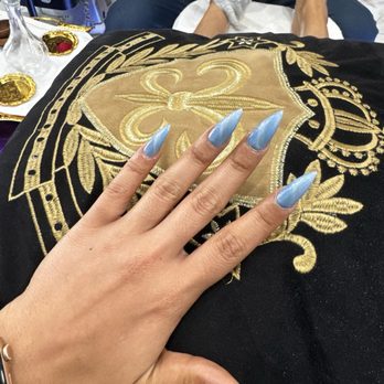 Downey Nails And Lashes - Cat eye - Nail Salons Near Me - Downey, California