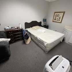MedNet Medical Services - Filthy Room stain carpet disgusting bed