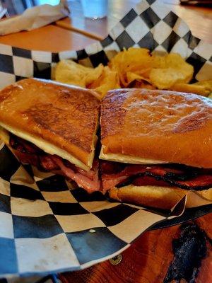 Andy's Crafthouse by null