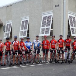 cycles de ORO - As they do each year, our team getting ready to support the Womens Only Run!