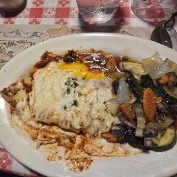 Dinucci's Italian Dinners - Chicken parmesean with veggies - Italian Near Me - Valley Ford, California Dinucci's Italian Dinners - Chicken parmesean with veggies - Italian Near Me - Valley Ford, California
