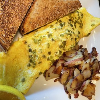 Keke's Breakfast Cafe - Buffalo chicken omelet with jalapeños - Cafes Near Me - Wellington, Florida Keke's Breakfast Cafe - Buffalo chicken omelet with jalapeños - Cafes Near Me - Wellington, Florida