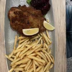 Fellbacher Tröpfle - Schnitzel mit Pommes
