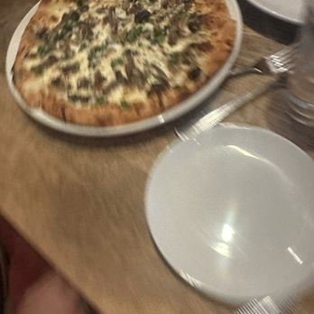Cantwell's Tavern - Steak pizza - Gastropubs Near Me - Odessa, Delaware Cantwell's Tavern - Steak pizza - Gastropubs Near Me - Odessa, Delaware