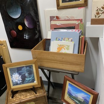 Downtown Art Center - Downtown Art Center gift shop items - Art Classes Near Me - Honolulu, Hawaii