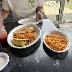 Los Mariachis Mexican Grill - Lunch Quesadilla with an Extra Side of Rice