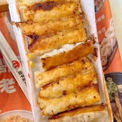 Yozi - 8th Ave - Corn Pork Pot Stickers (10pcs)