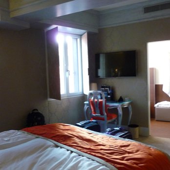 Hotel Papadopoli - Room 149 bedroom view into bathroom - Hotels Near Me - Venezia, VE
