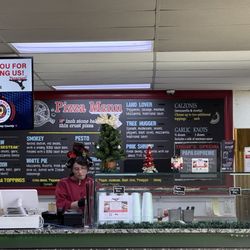 Paparazzi Pizza - The front counter where you order.