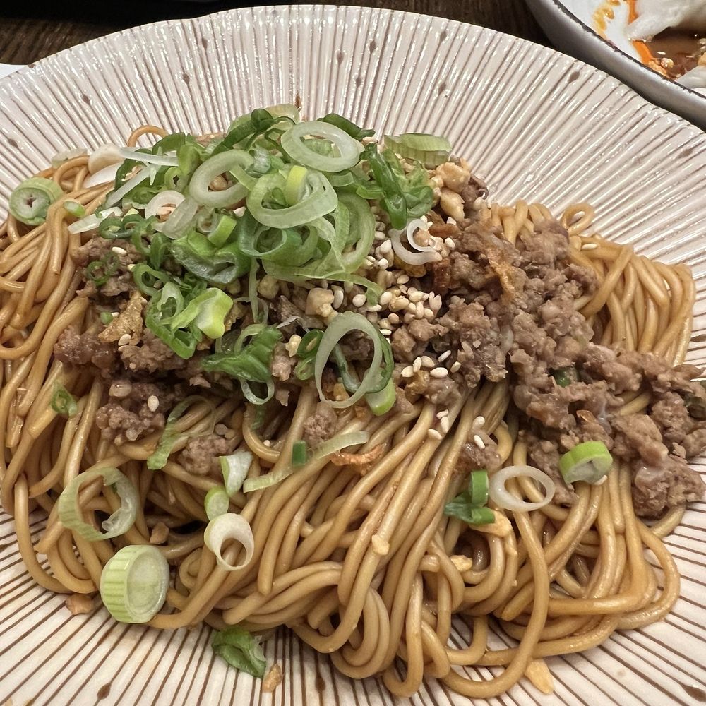 Simply Noodles - R9. Scallion Oil Rice Noodles with ground pork (instead of mushroom) - Noodles Near Me - New York, New York Simply Noodles - R9. Scallion Oil Rice Noodles with ground pork (instead of mushroom) - Noodles Near Me - New York, New York