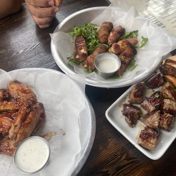 Shell Beach Brewhouse - Jalapeños poppers, steak bites, and honey BBQ wings - Gastropubs Near Me - Pismo Beach, California Shell Beach Brewhouse - Jalapeños poppers, steak bites, and honey BBQ wings - Gastropubs Near Me - Pismo Beach, California