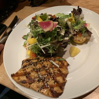 Seasons 52 - Grilled salmon salad - New American Near Me - Indianapolis, Indiana Seasons 52 - Grilled salmon salad - New American Near Me - Indianapolis, Indiana
