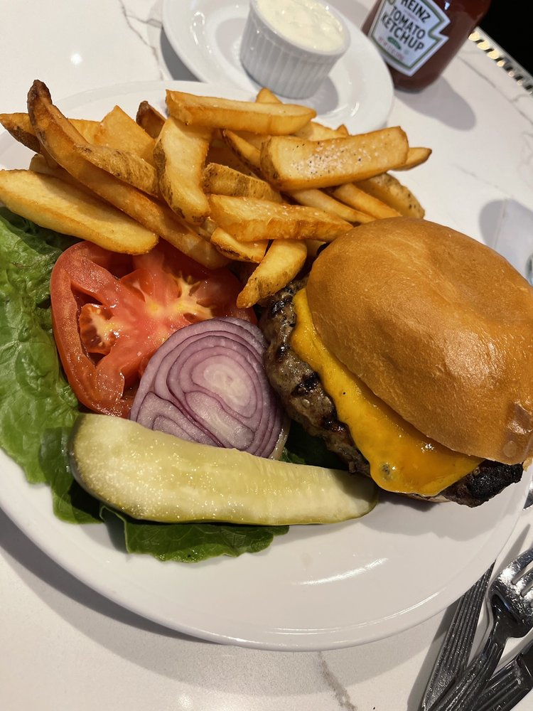 THE GREAT AMERICAN GRILL Updated September 2024 13 Photos 401 E