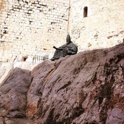 Castillo del Papa Luna - Estatua Papa Luna