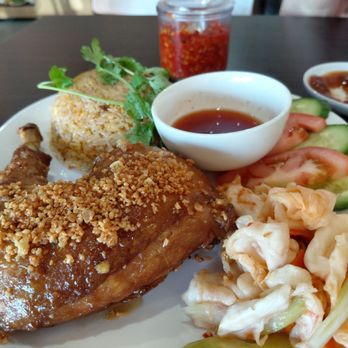 Nam Ni's Kitchen - Fried rice with chicken. - Vietnamese Near Me - Westminster, California Nam Ni's Kitchen - Fried rice with chicken. - Vietnamese Near Me - Westminster, California