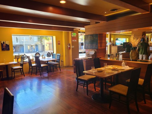 Eat at Thai by null