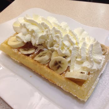 Aux Gaufres de Bruxelles - Here's my 7.2 euro waffle with bananas and whip cream - French Near Me - Brussels, BRU