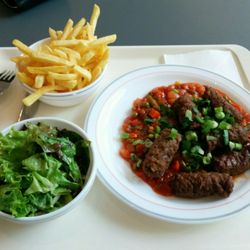 Burse Würzburg - Cevapcici vom Rind mit Balkansoße und Beilage 3,05€, Salat kostet extra